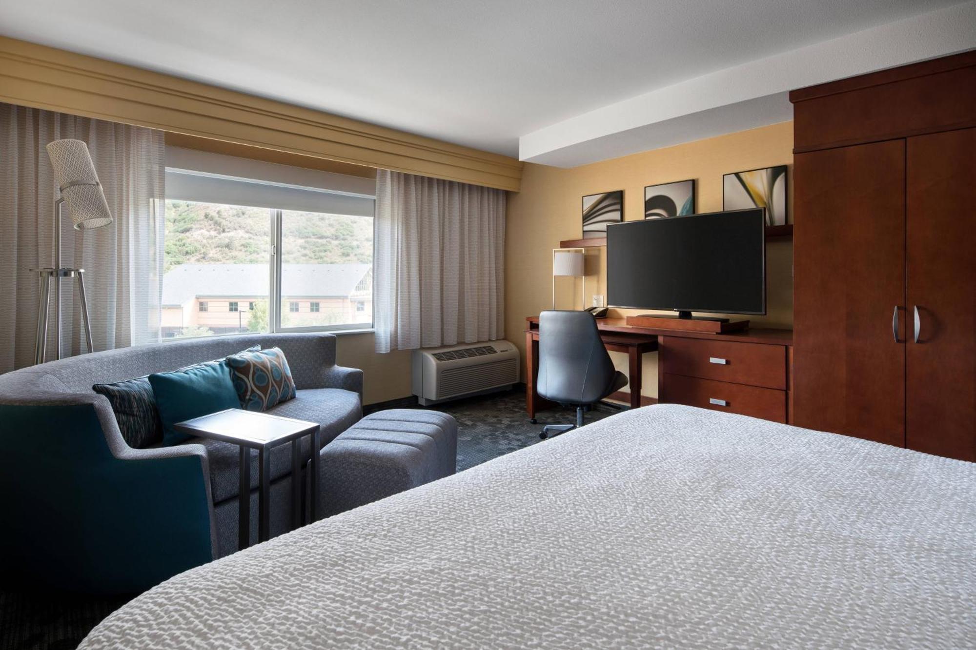 Courtyard By Marriott Glenwood Springs Hotel Exterior photo