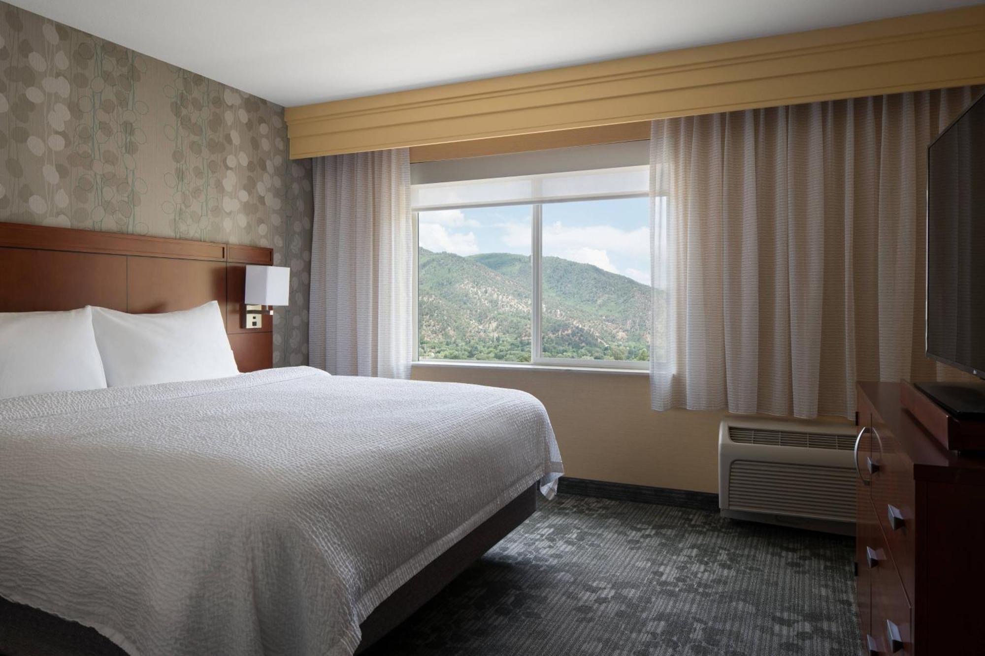 Courtyard By Marriott Glenwood Springs Hotel Exterior photo